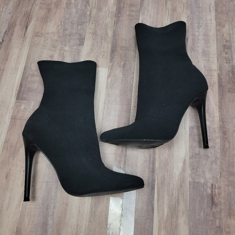Steve Madden Black Cookie Sock Booties Size 8M